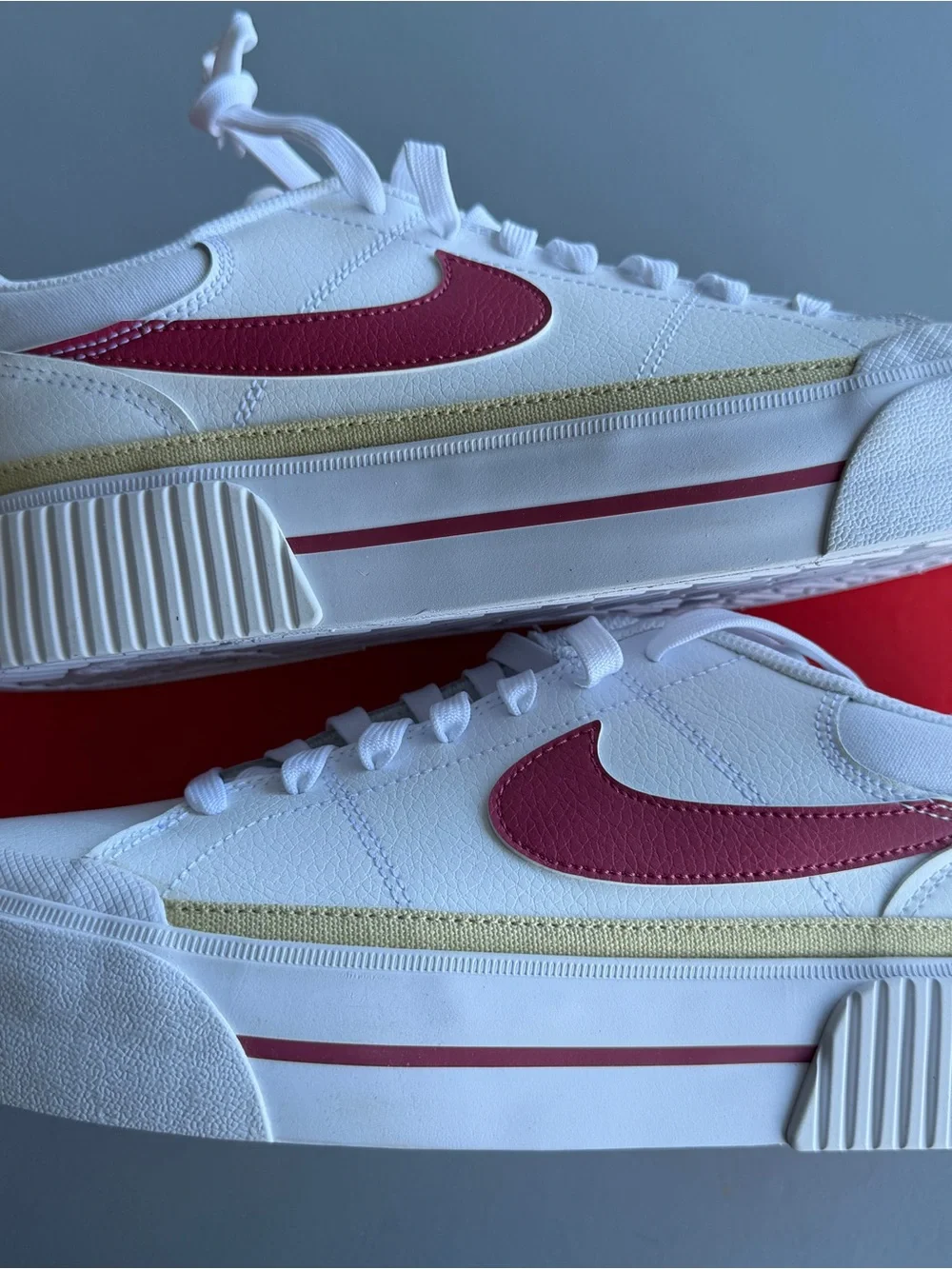 NEW Nike Women's 10 court Legacy Lift White Sneakers with red Swoosh Gold Trim